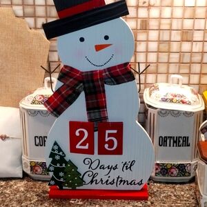 Holiday snowman decor